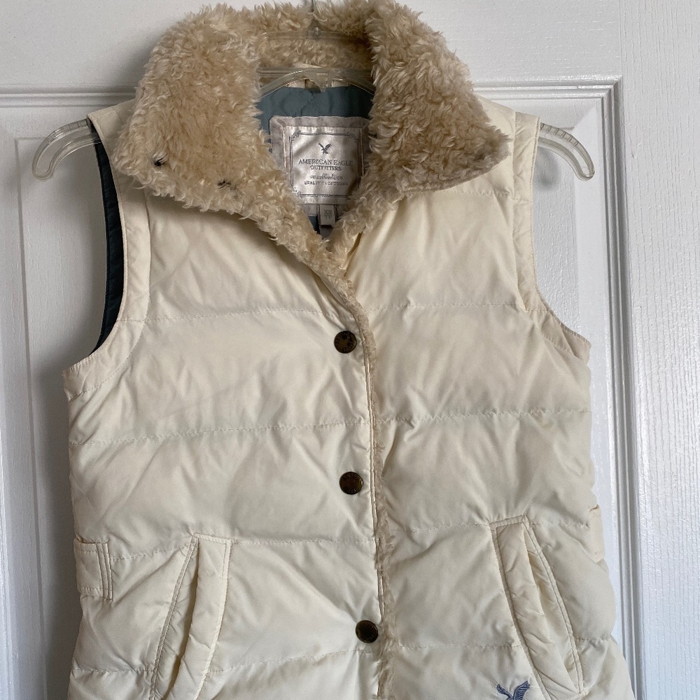American Eagle puffy vest